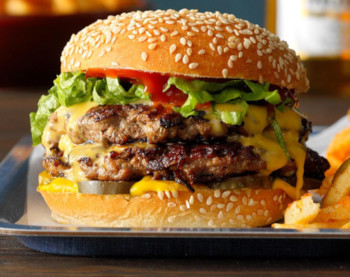 I want this burger so bad but I'm on a diet :(